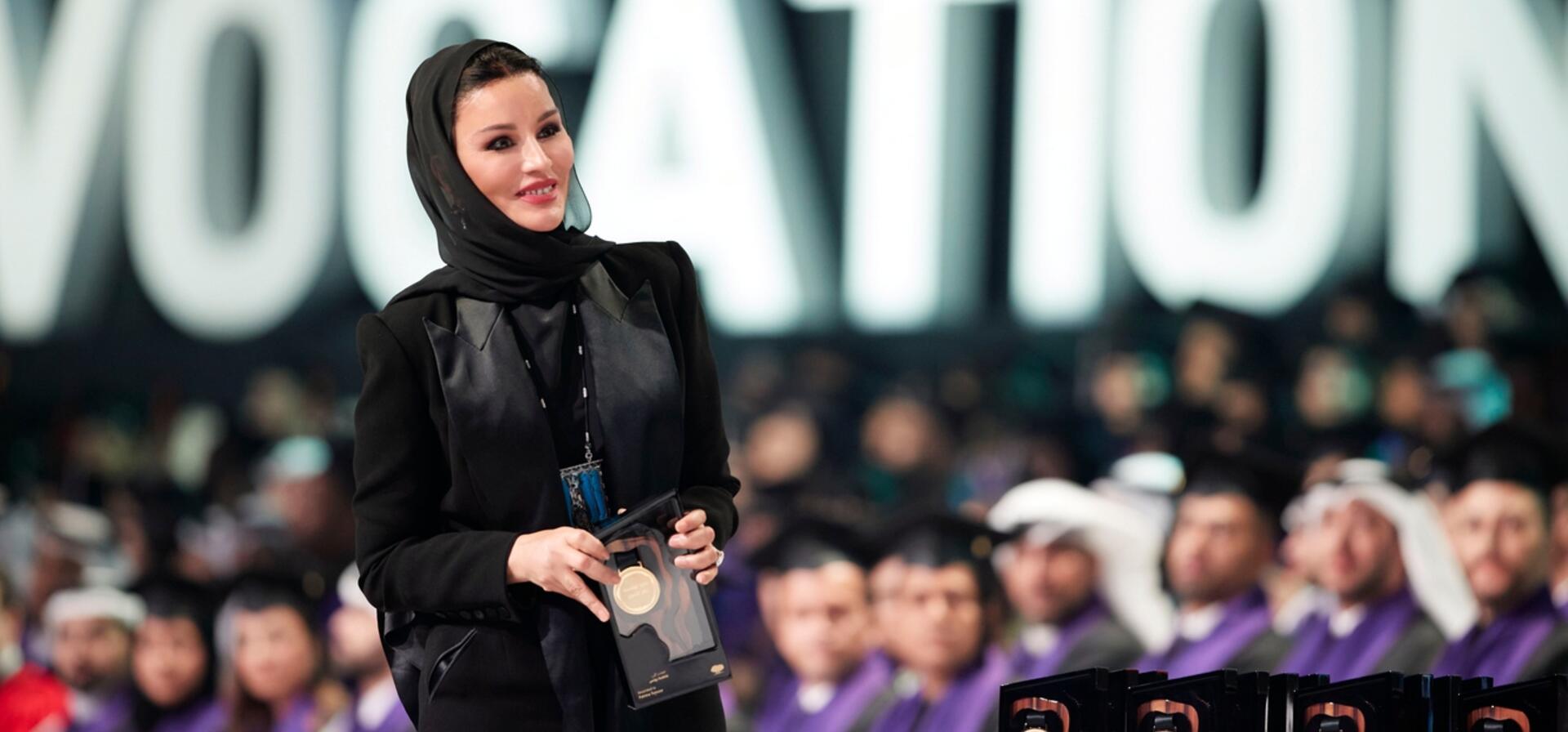  صاحبة السمو الشيخة موزا بنت ناصر تشهد حفل تكريم دفعة عام 2024 من خريجي مؤسسة قطر 