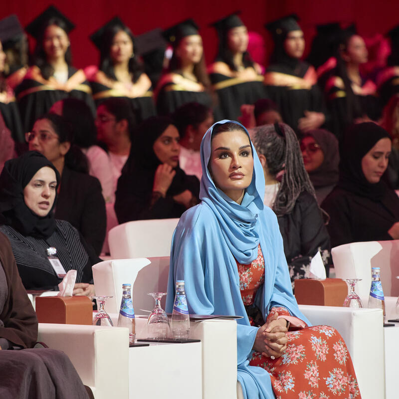 صاحبة السمو الشيخة موزا بنت ناصر تشهد حفل التخرج الأخير لجامعة كالجاري في قطر