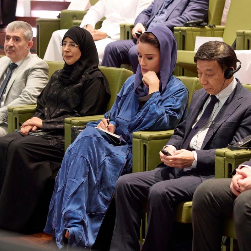 صاحبة السمو الشيخة موزا بنت ناصر تحضر حلقة نقاشية حول تطبيقات الطب الدقيق في الممارسة السريرية